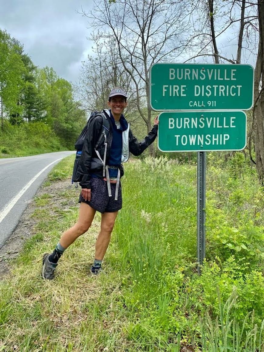 Jennifer Pharr Davis en randonnée à Burnsville Connector