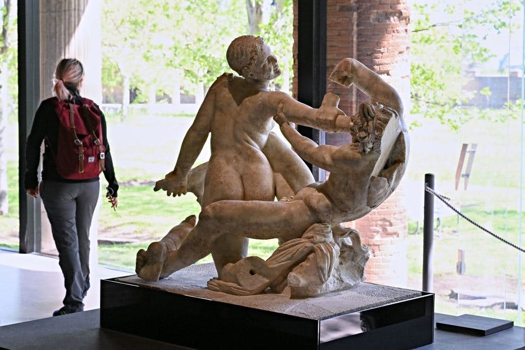 Pompeiis erotic art goes on show to the public pic