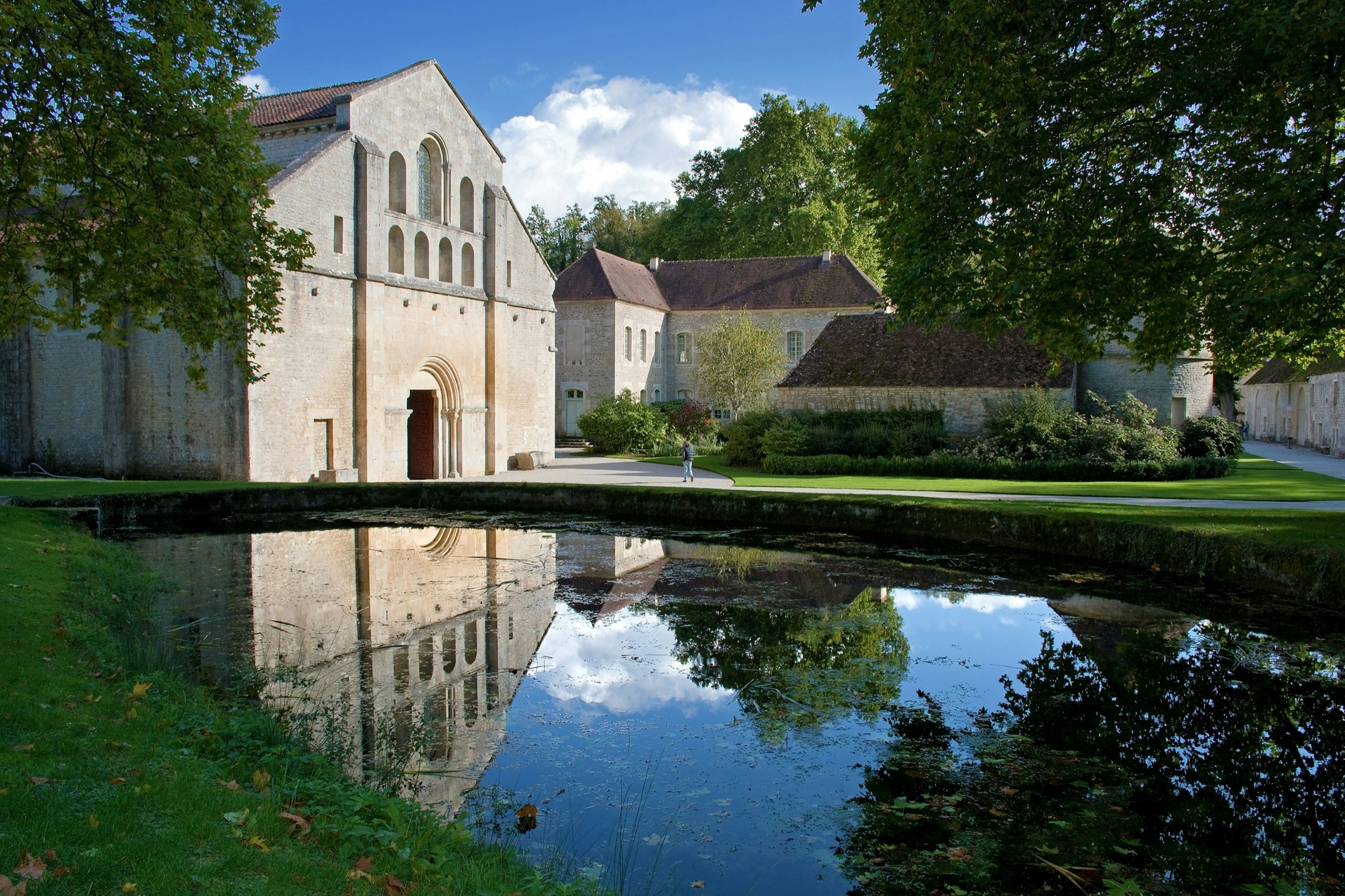 Burgundy_History_Fontenay.jpg