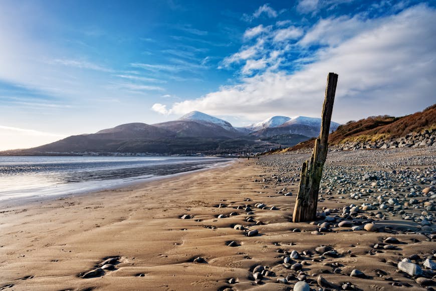 Un tronçon tranquille de la côte à Murlough Beach en Irlande du Nord