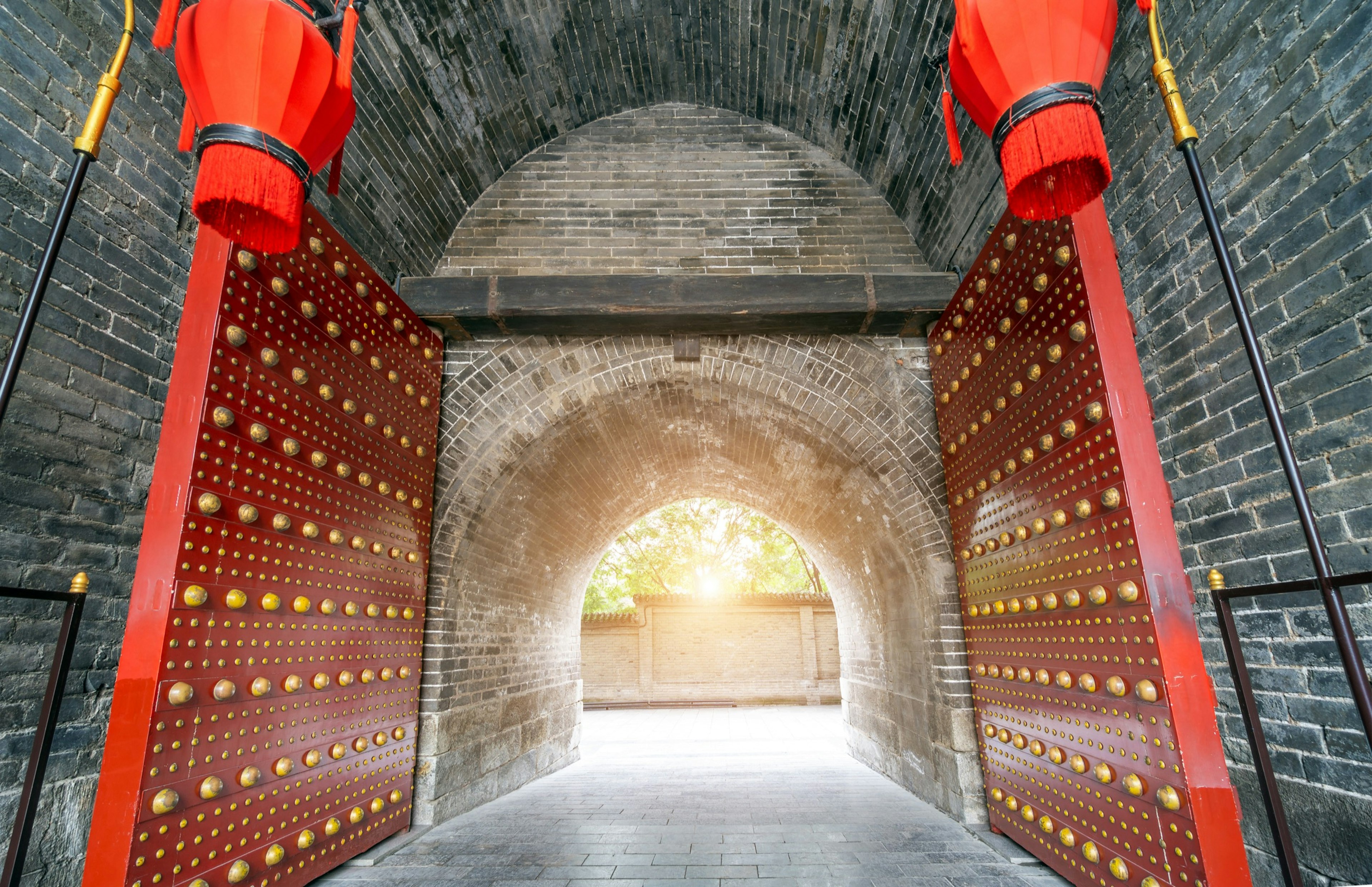 Jiangsu_Wall_Red_Gates.jpg