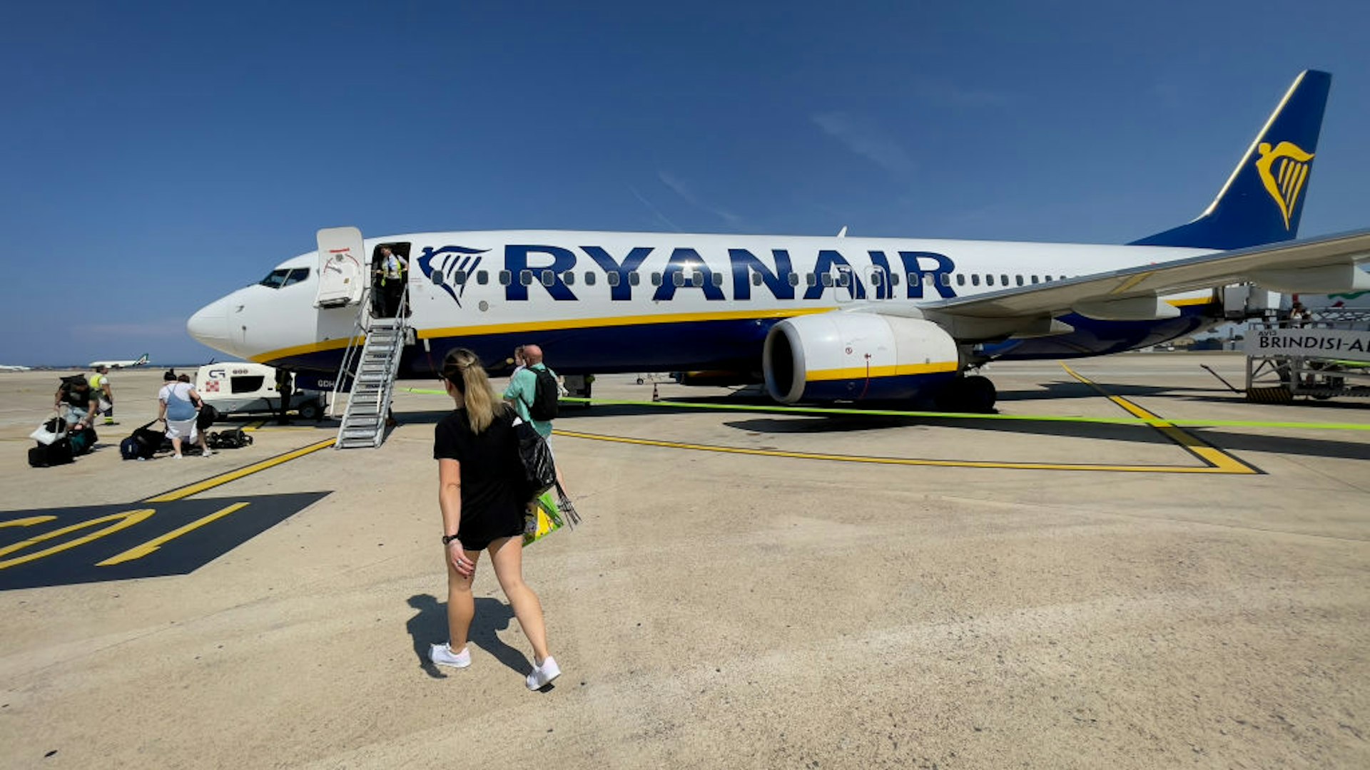 Ryanir FR4717 Lands In Brindisi, Italy