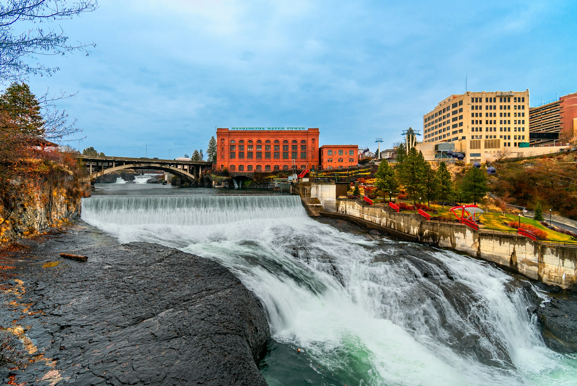 Spokane Falls flow right through downtown