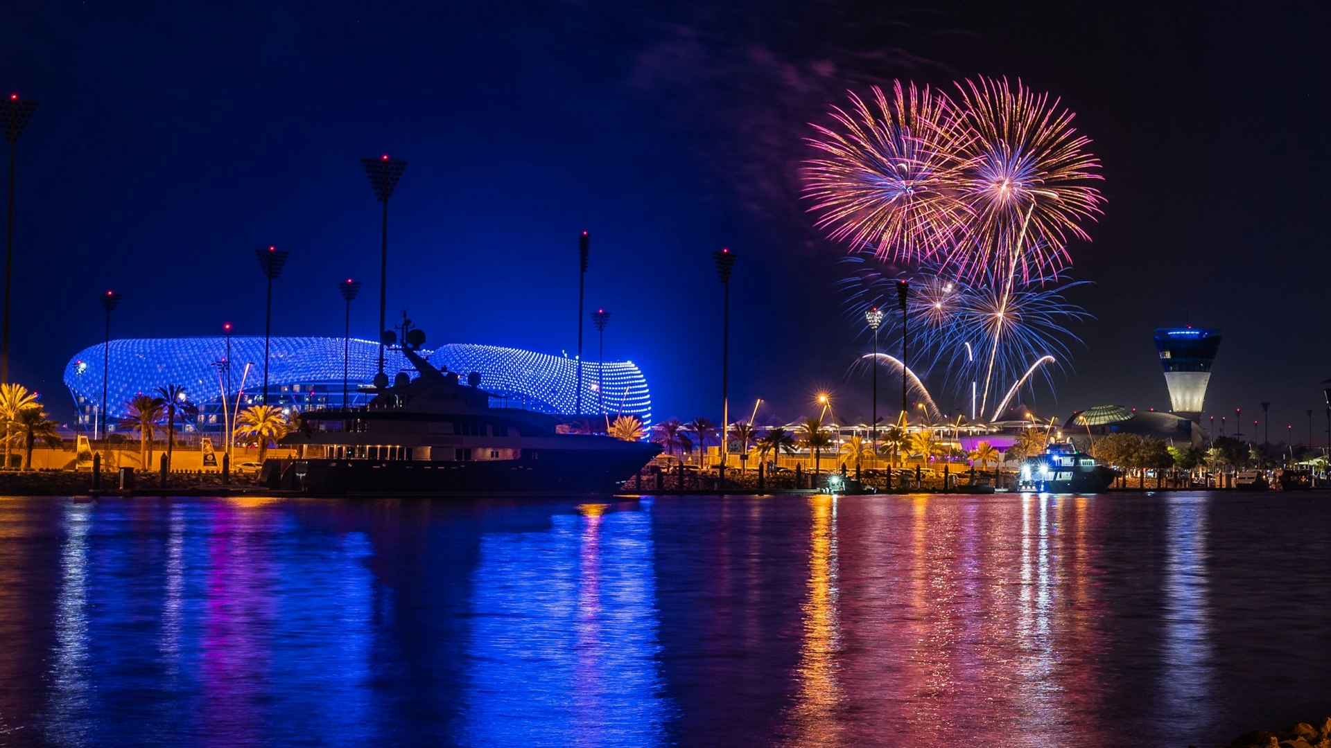 Fireworks,On,Yas,Marina,Circuit,In,Abu,Dhabi