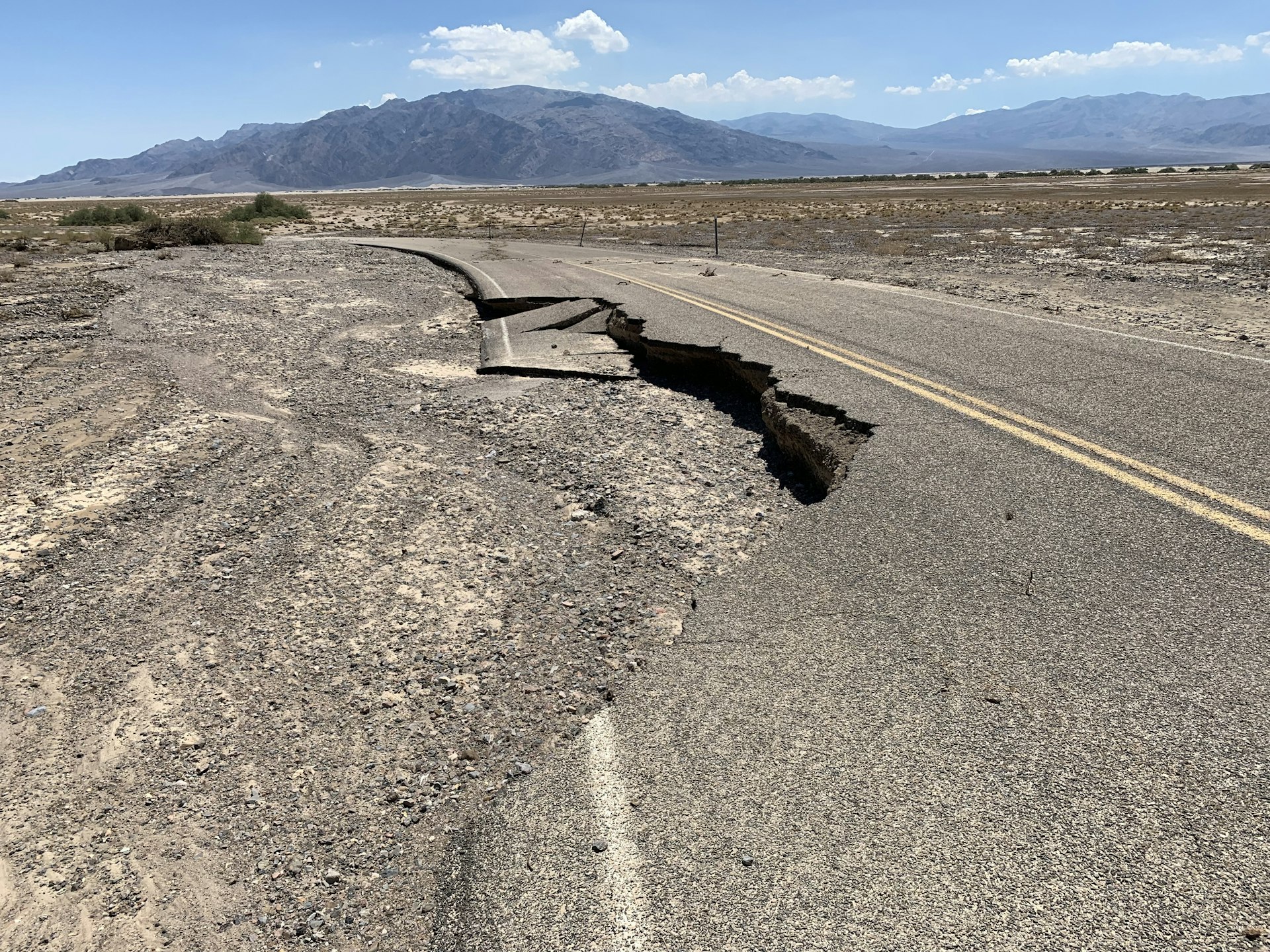 Death Valley asphalt damage.jpg