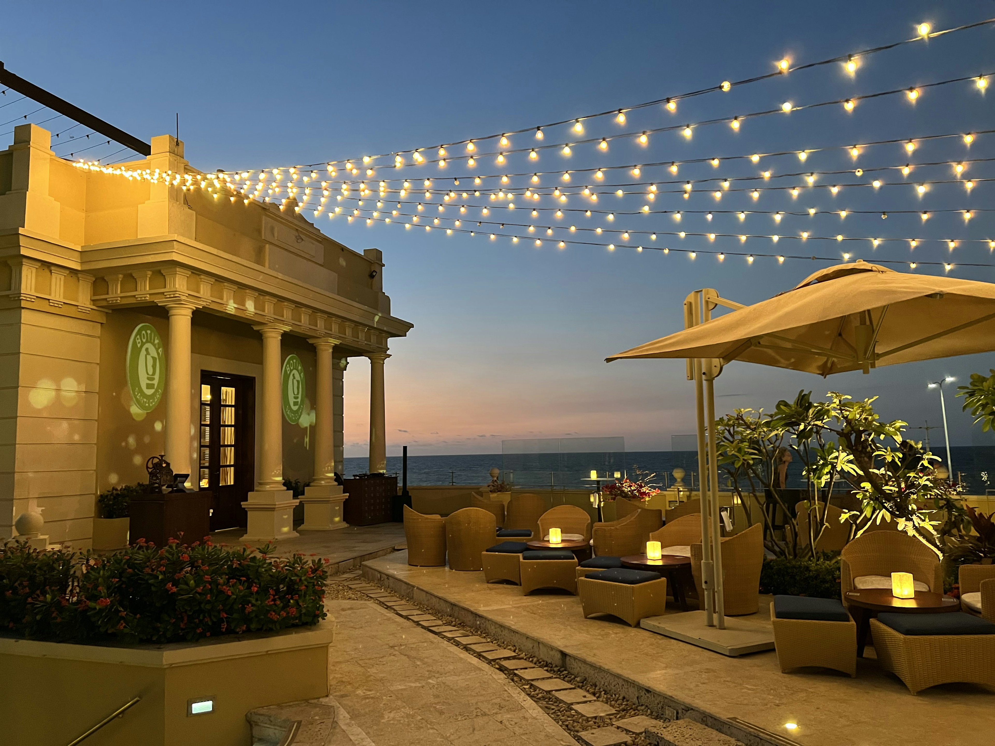 Sofitel Legend Santa Clara - Cartagena's rooftop bar Botika