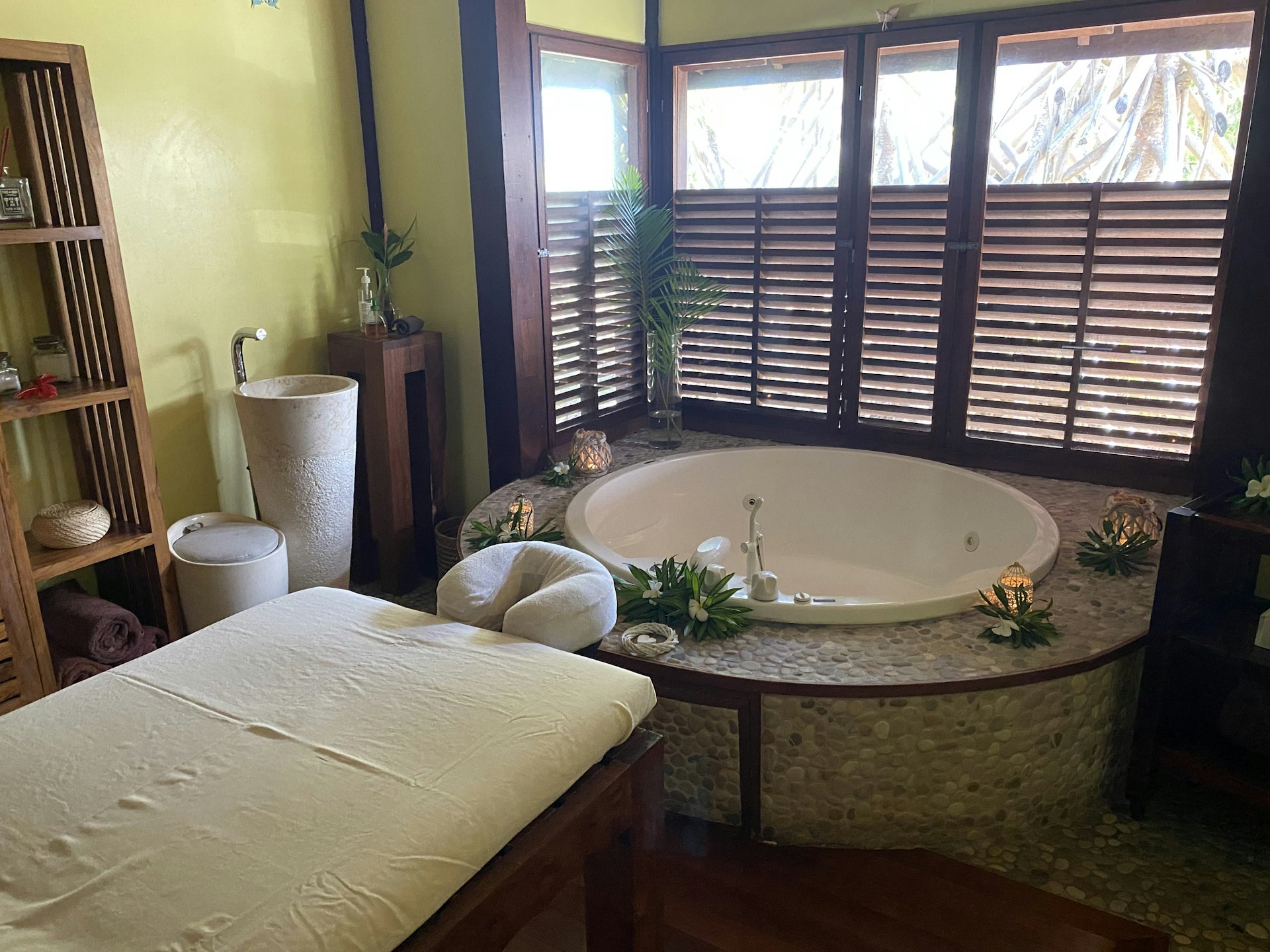 A treatment room at the Le Jardin Spa and Beauty