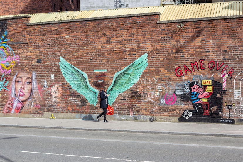 2BD2GHH Liver Bird wings by Paul Curtis, street art in the Baltic Triangle, Jamaica street, Liverpool