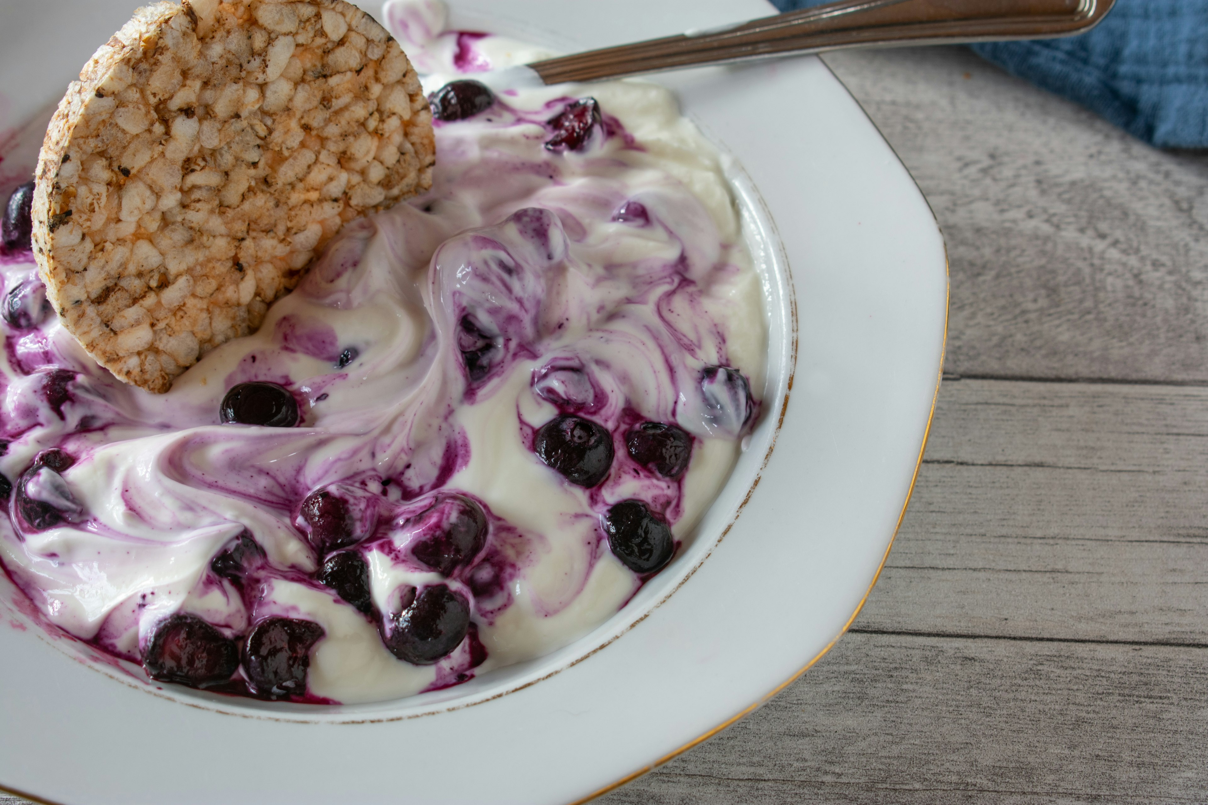 Skyr with fruits and rice cracker