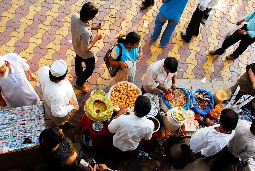 Rush at the street food market next to Mumbai train station