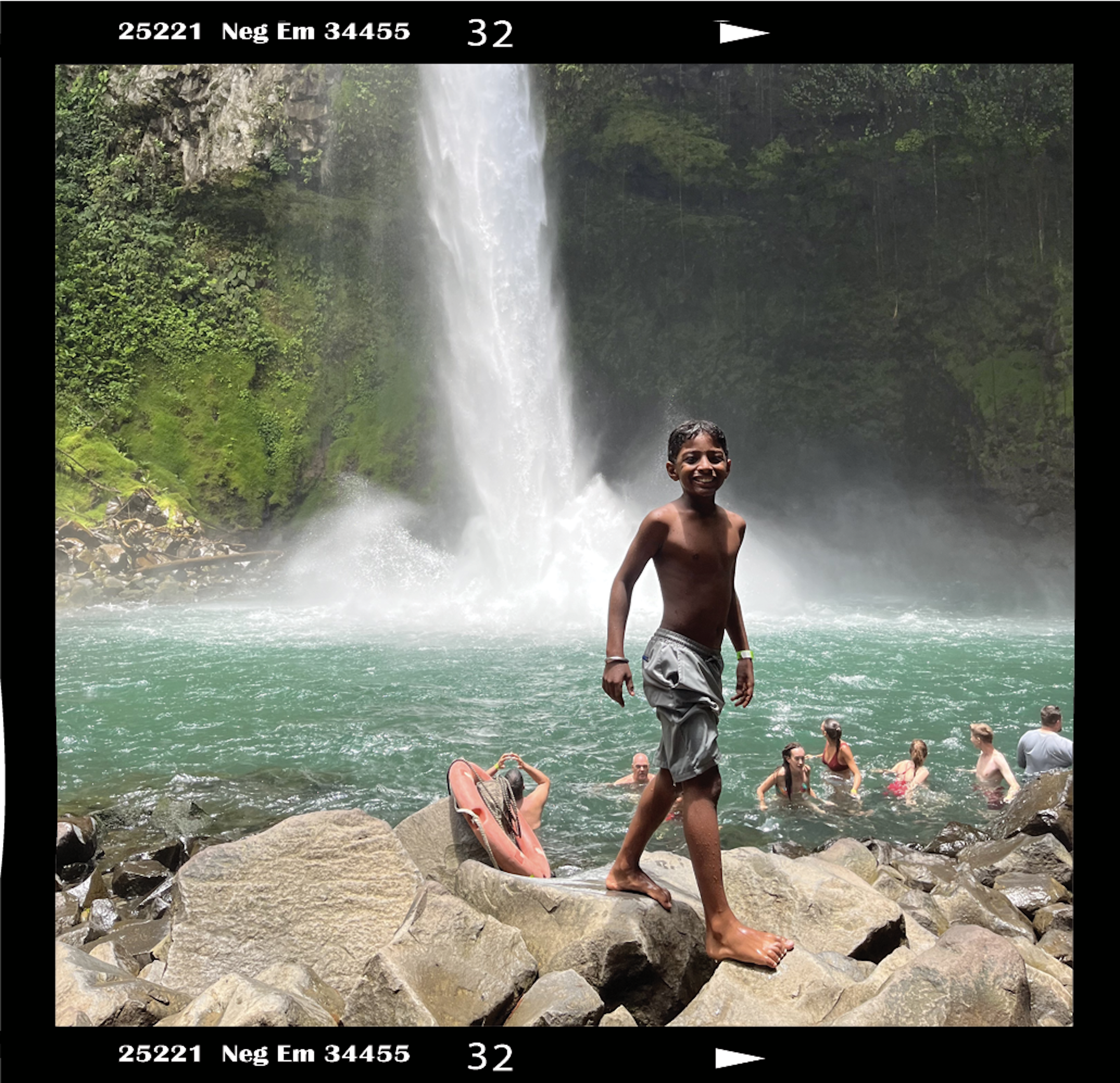 postcard-from-costa-rica-Nitya-05.png