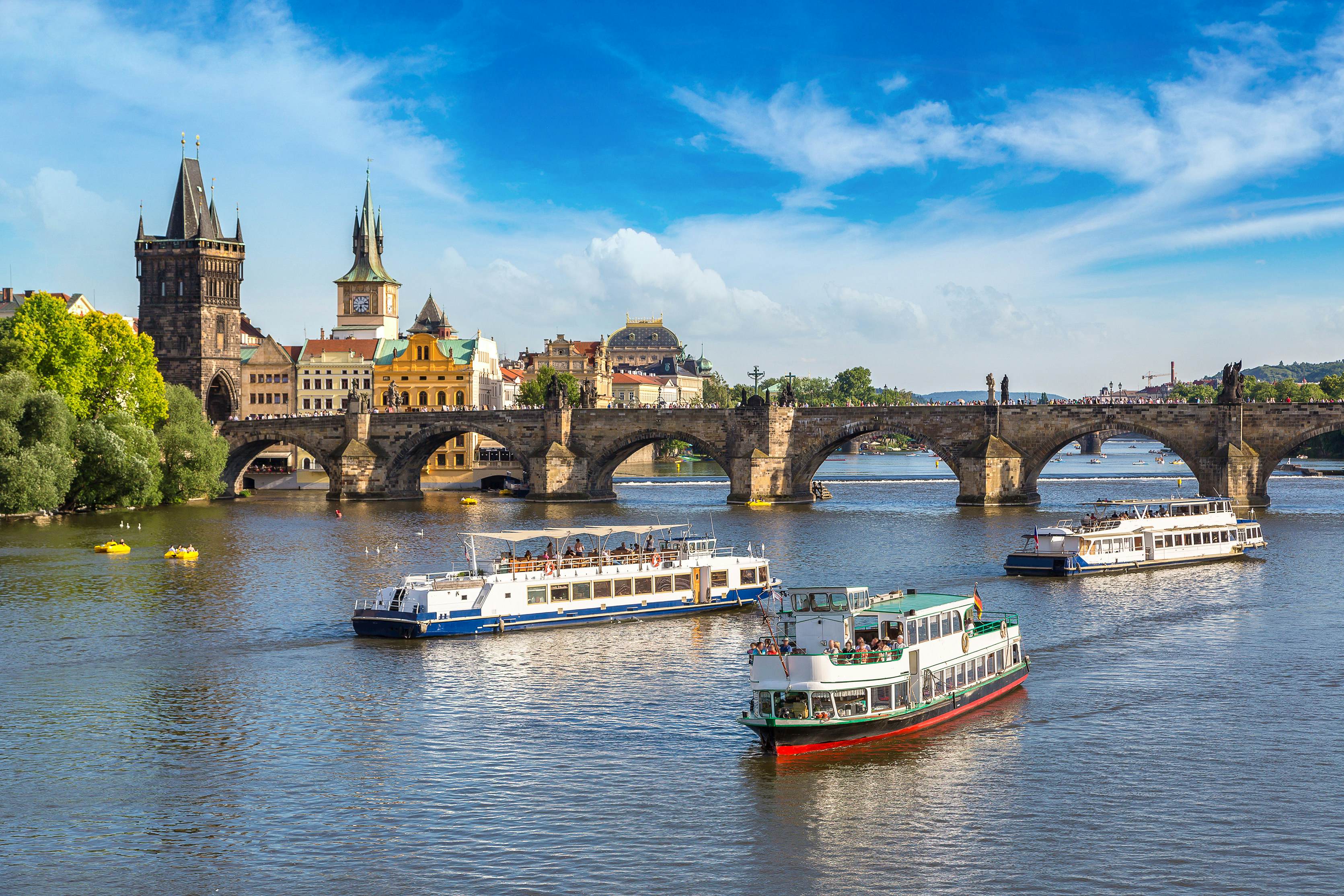How to get around Prague and discover its best secrets