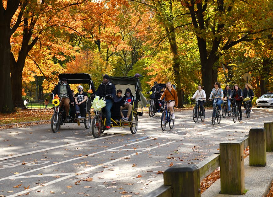 Exploring Central Park by pedicab and bicycle in peak leaf-peeping season