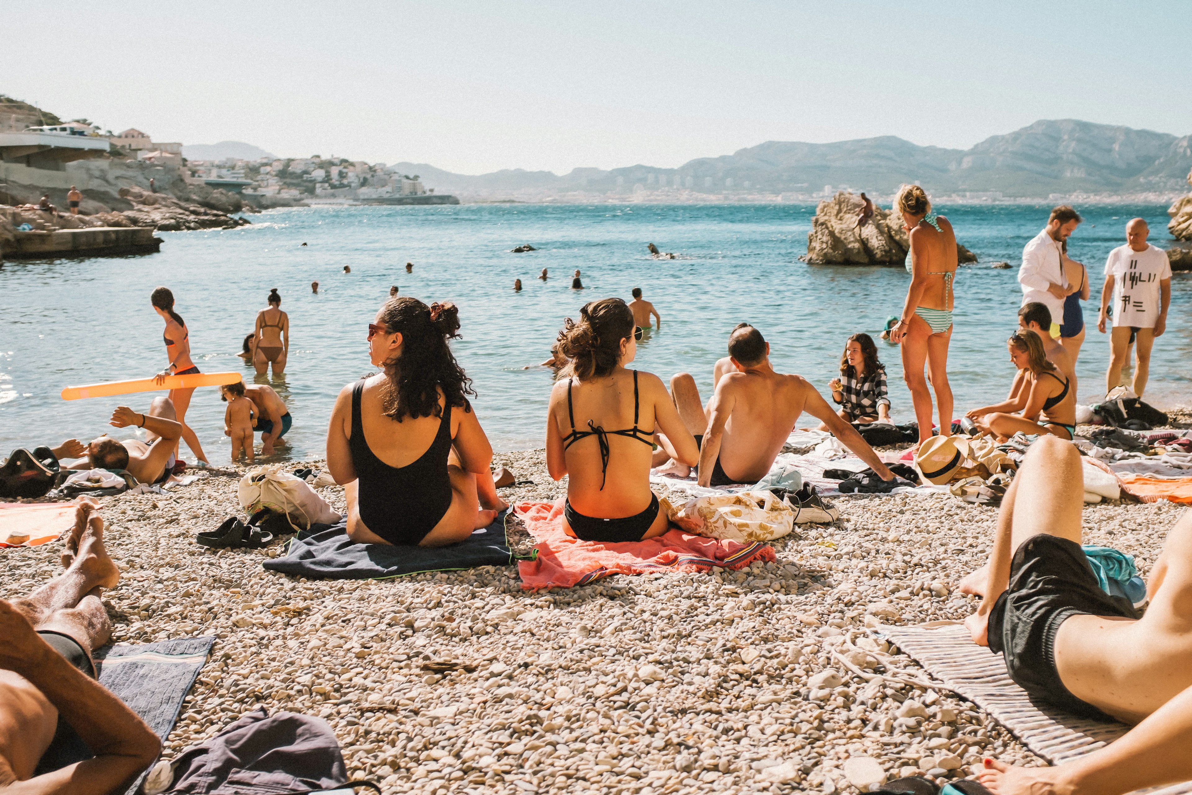 Illustration of the summer in Marseille © Theo Giacometti/Lonely Planet