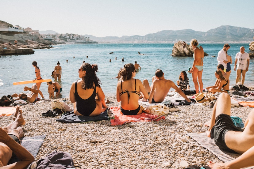 Illustration of the summer in Marseille © Theo Giacometti/Lonely Planet