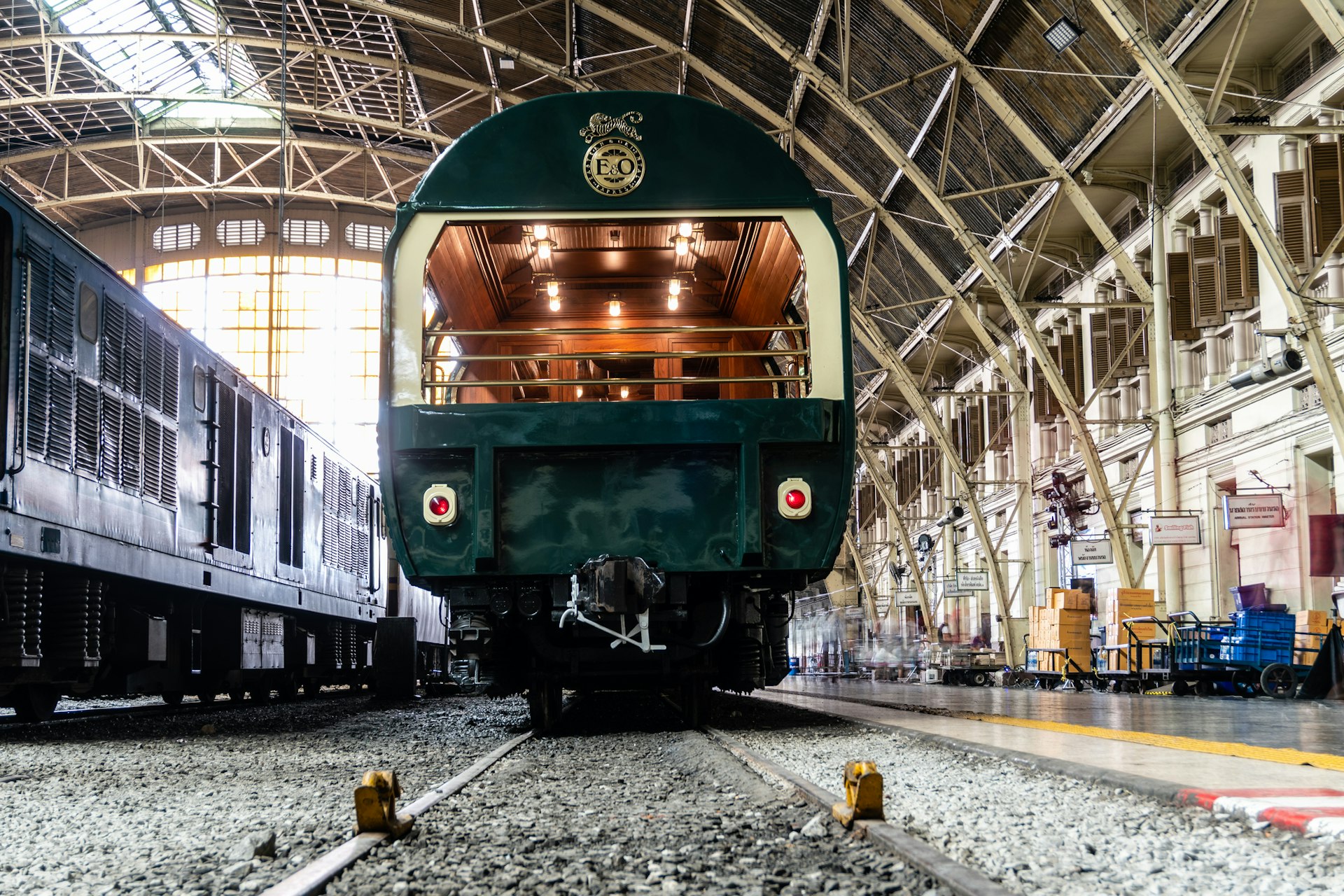 Eastern & Oriental Express luxury train stopping at Bangkok Railway Station 