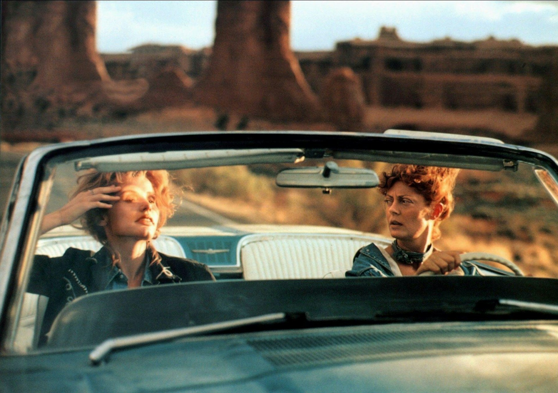 Geena Davis and Susan Sarandon in a Ridley Scott’s road-trip movie “Thelma & Louise” (1991)