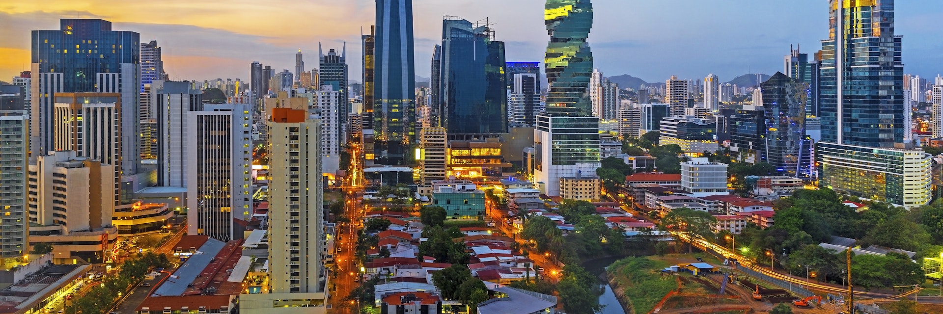 The skyline of Panama City with its skyscrapers in the financial district at sunset, Panama.
1264005950