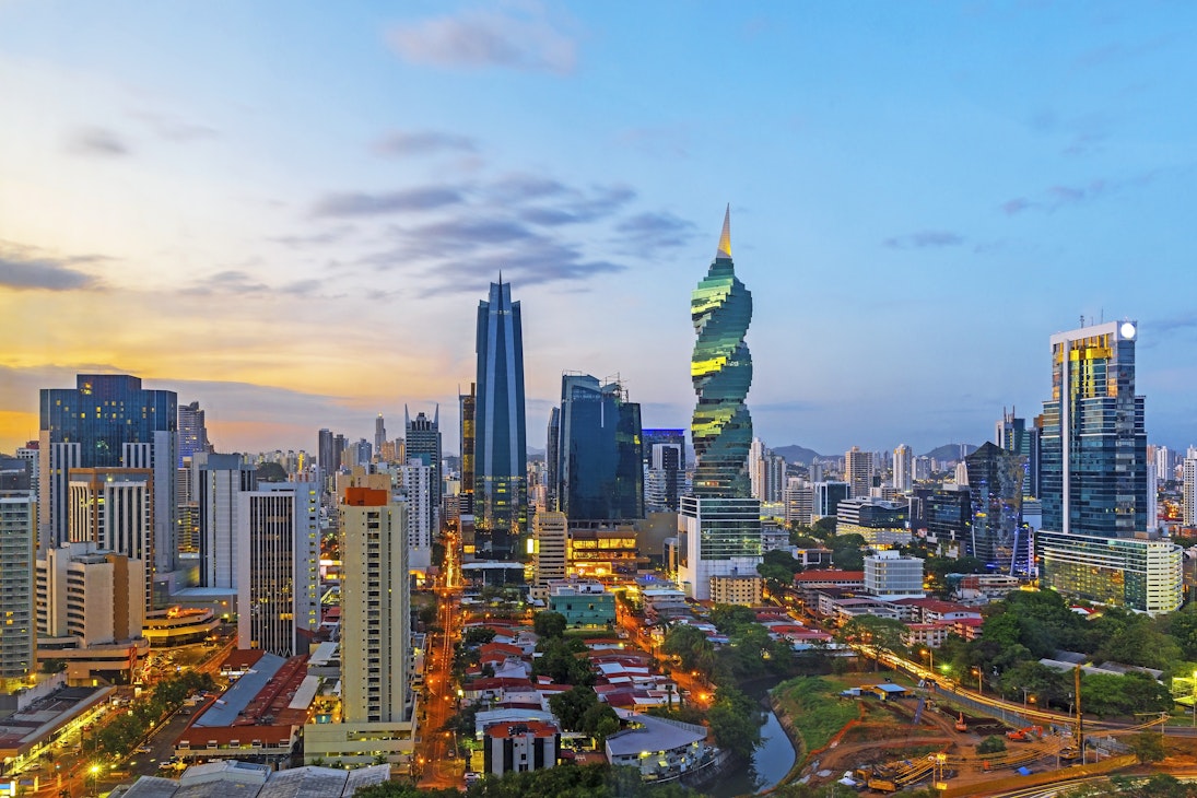 The skyline of Panama City with its skyscrapers in the financial district at sunset, Panama.
1264005950