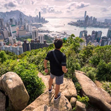 Asian man traveler is visiting at Braemar hill peak,tourist looking to Hong Kong City view and Victoria harbor
1168972885
braemar hill
