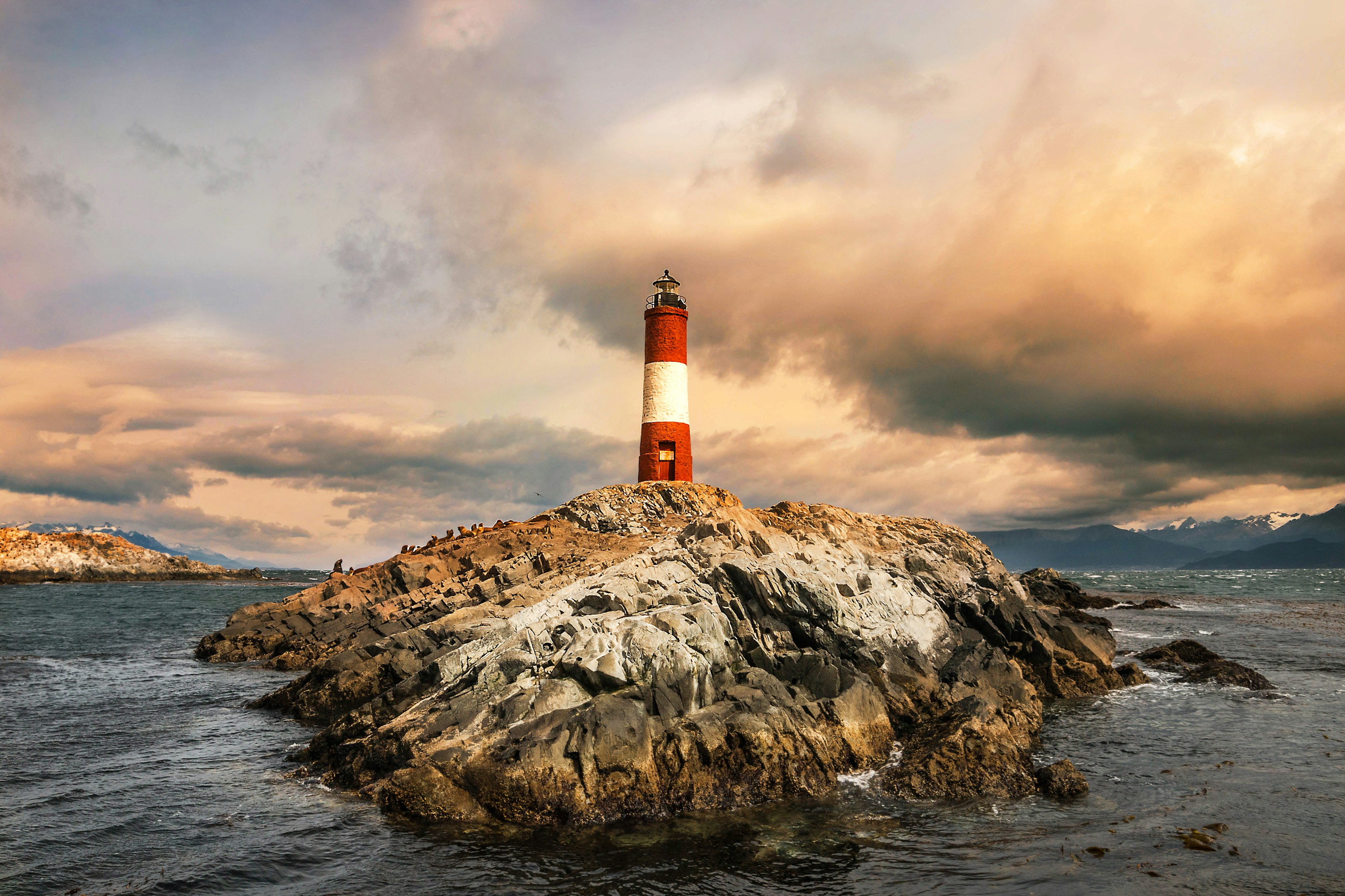 Les Eclaireurs Lighthouse (Les Éclaireurs means 'the Enlighteners' or 'the Scouts') on the northeastern-most island of the five or more Les Eclaireurs islands.