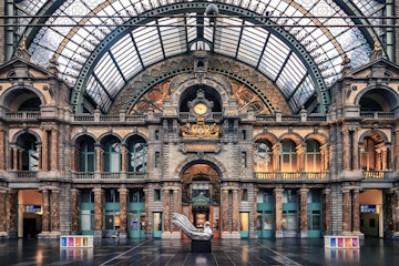 The train station in Antwerp city, Belgium
1393370540