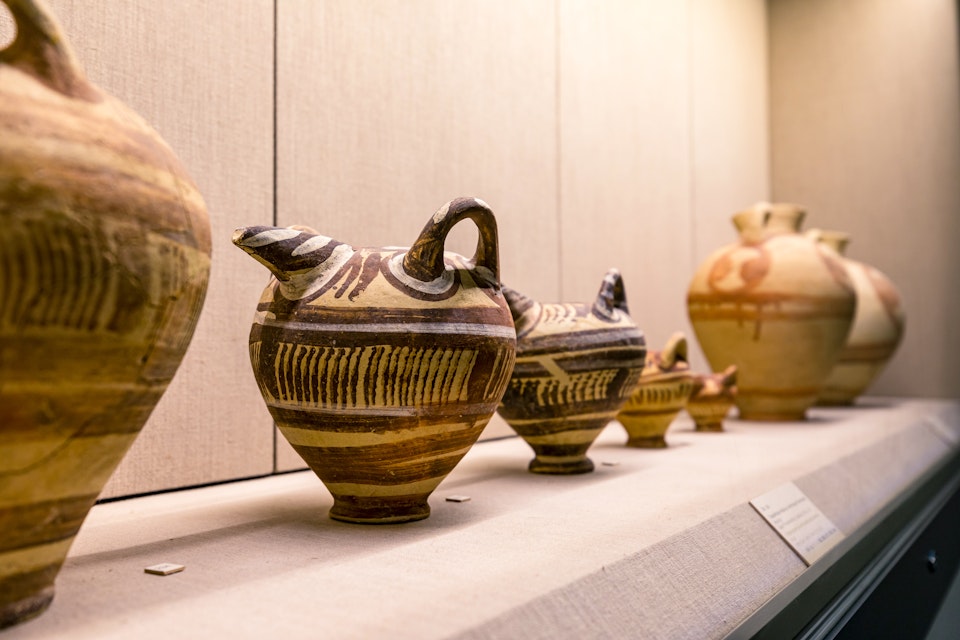 Ancient pottery in Museum of Prehistoric Thera.