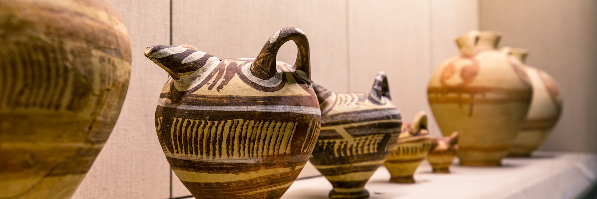 Ancient pottery in Museum of Prehistoric Thera.