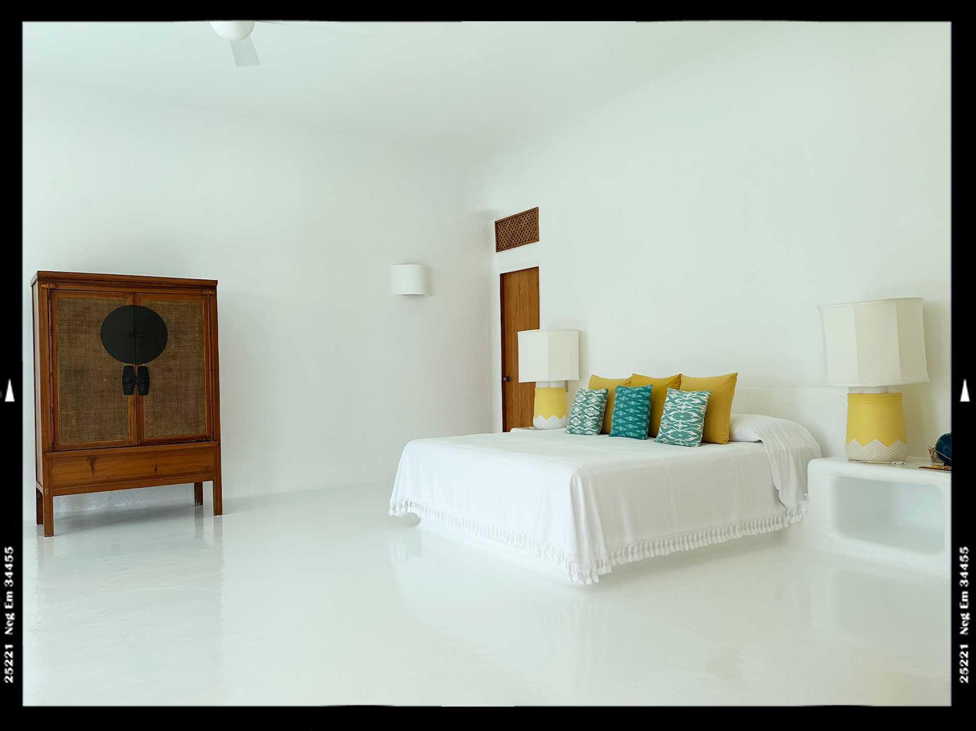 Costa Careyes whitewashed room interior 2.png