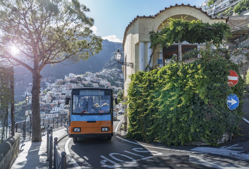 Italy. Amalfi Coast. A public bus in the narrow streets of Positano.
1053807428
away from it all, leisure
