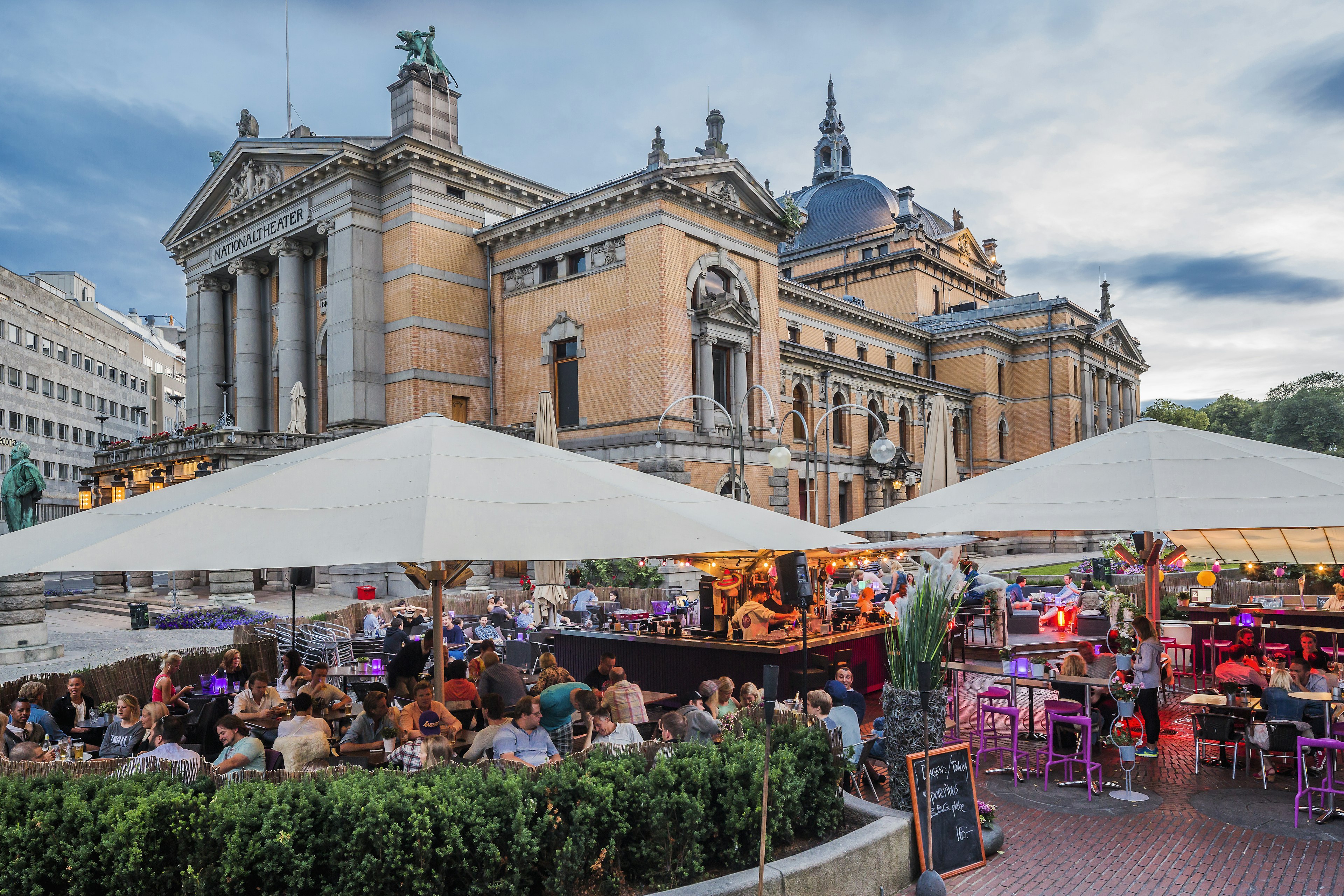 Bars and restaurants near the National Theatre in Oslo.