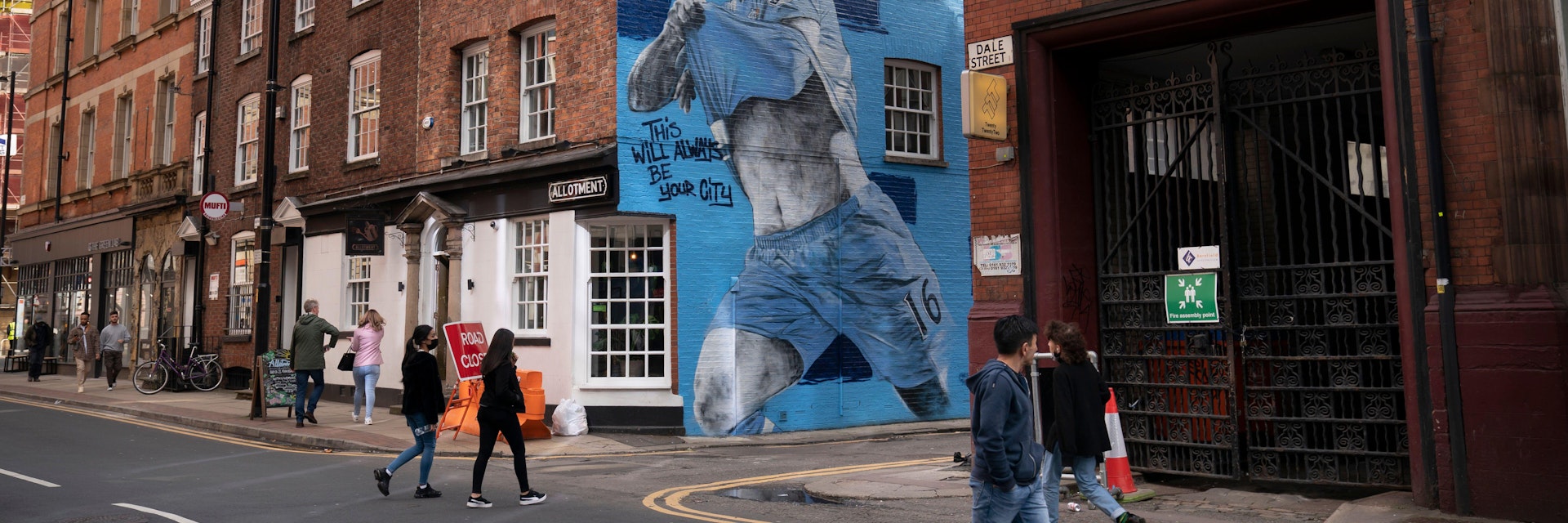 2FWG7WN Manchester, UK, 22rd May 2021. A new mural of Manchester City footballer Sergio Aguero is seen in Manchesters Northern Quarter the day before the team are presented with the English Premier League trophy, Manchester, UK. Aguero has agreed to sign for Barcelona on a two-year contract when his Manchester City deal expires next month. Credit: Jon Super/Alamy Live News.