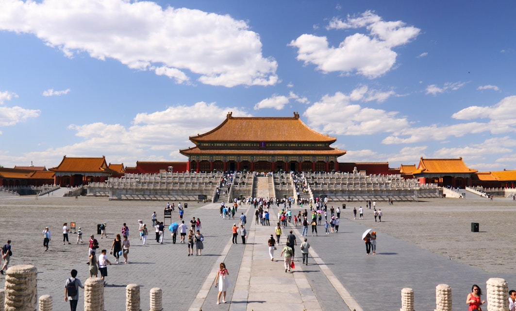Tiananmen under sky and cloud.
141819499
ancient, beijing, blue, building, china, chinese, city, communism, famous, forbidden, gate, historic, history, landmark, landscape, mao, monument, nature, ornate, palace, peoples, prc, red, sky, square, summer, temple, tiananmen, tourism, travel, white