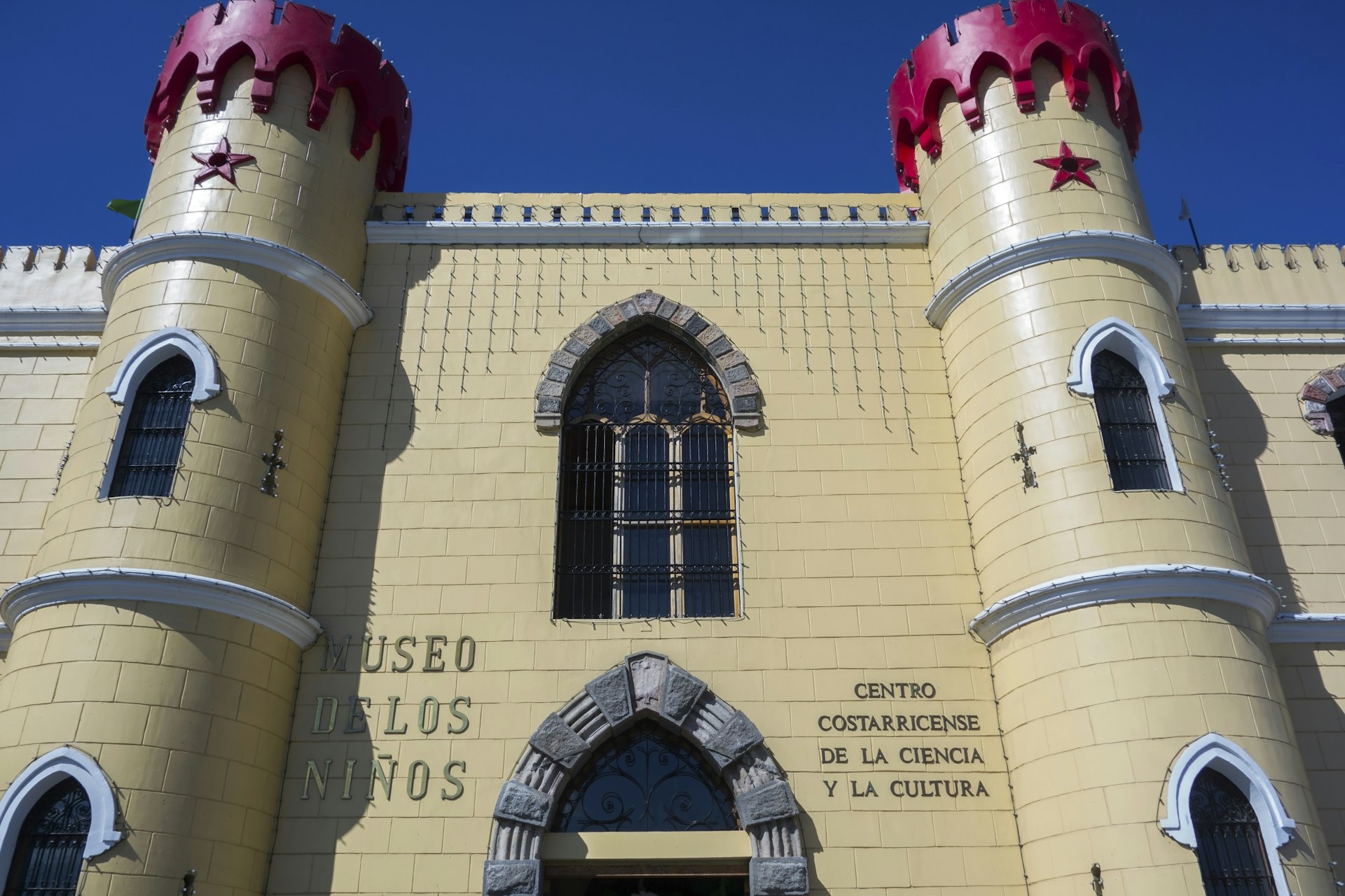 The yellow entrance of Museo de los Niños in San José, Costa Rica