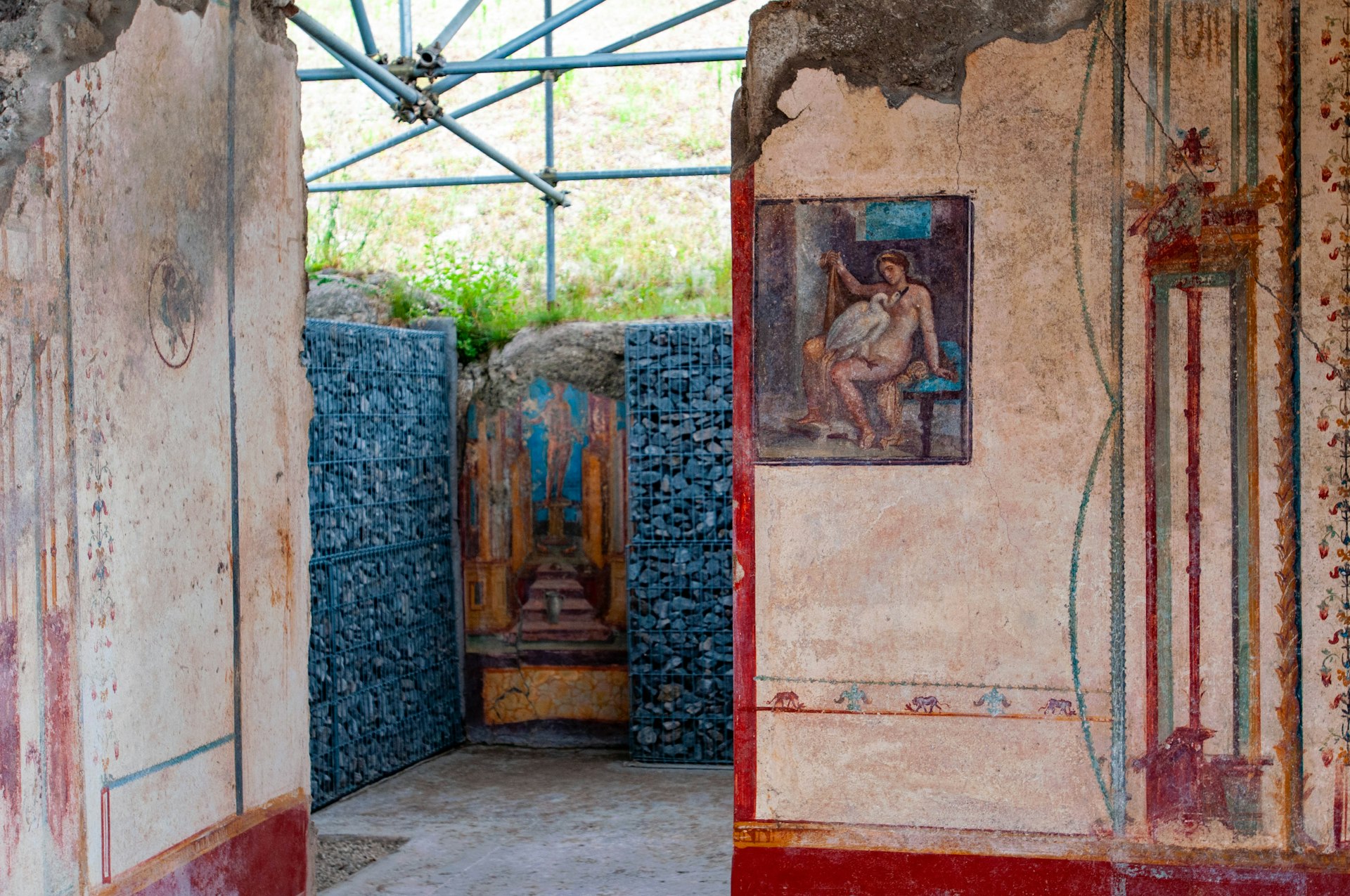 Leda and the Swan fresco in Casa di Leda e il Cigno, Pompeii, Catania, Italy