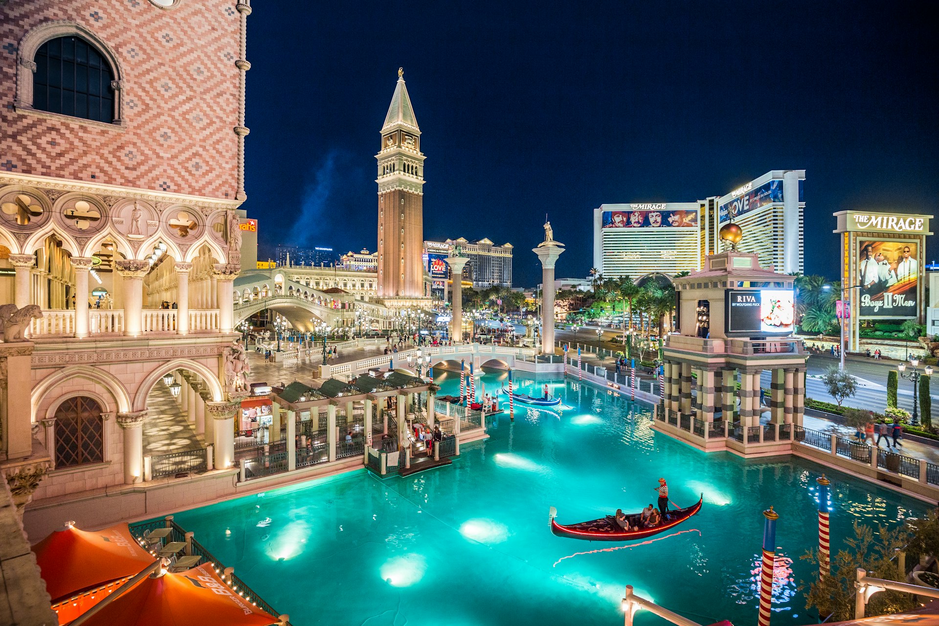 The Venetian Hotel in Las Vegas, an excellent city for redeeming points and miles for top-tier rewards