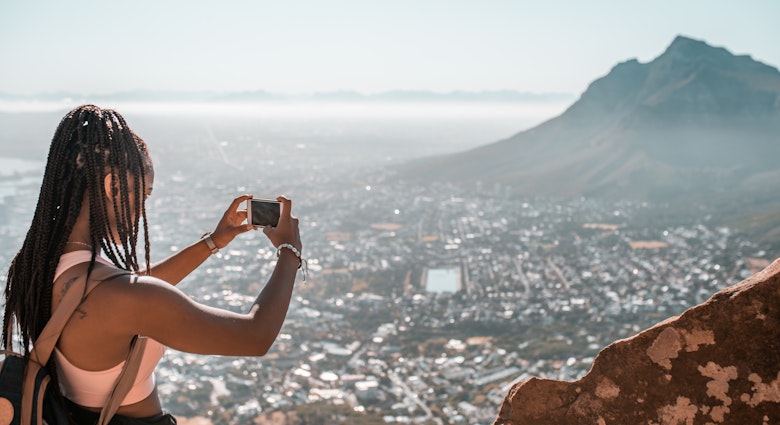 Young woman making the photo of Cape Town, South Africa.
1216992891