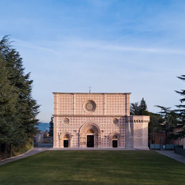 Santa Maria di Collemaggio basilica facade