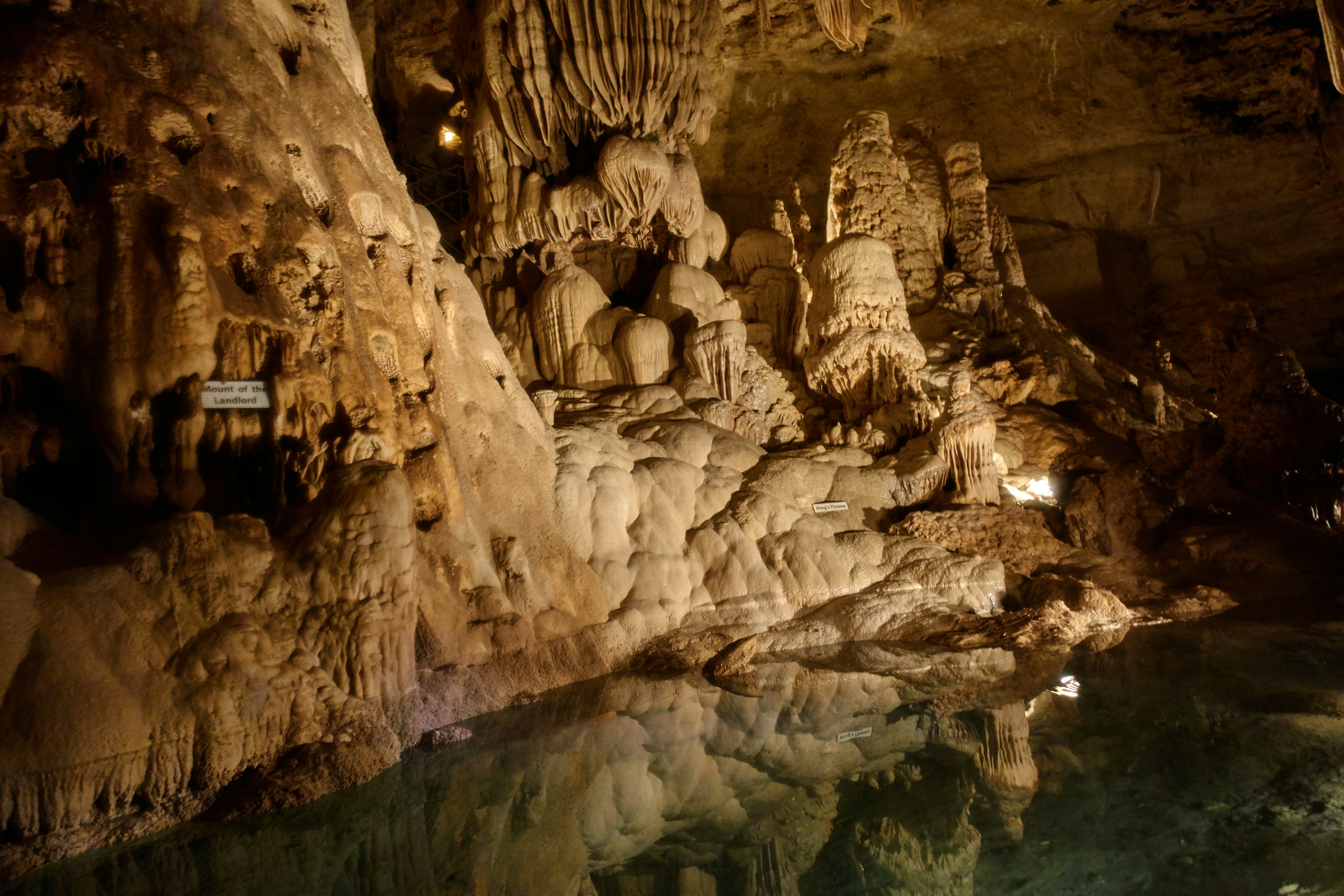 Natural Bridge Caverns