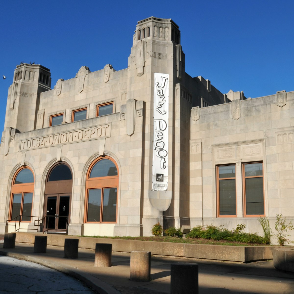 The historic Tulsa Union Depot, an art deco landmark and former railway station, now houses the Oklahoma Jazz Hall of Fame.
