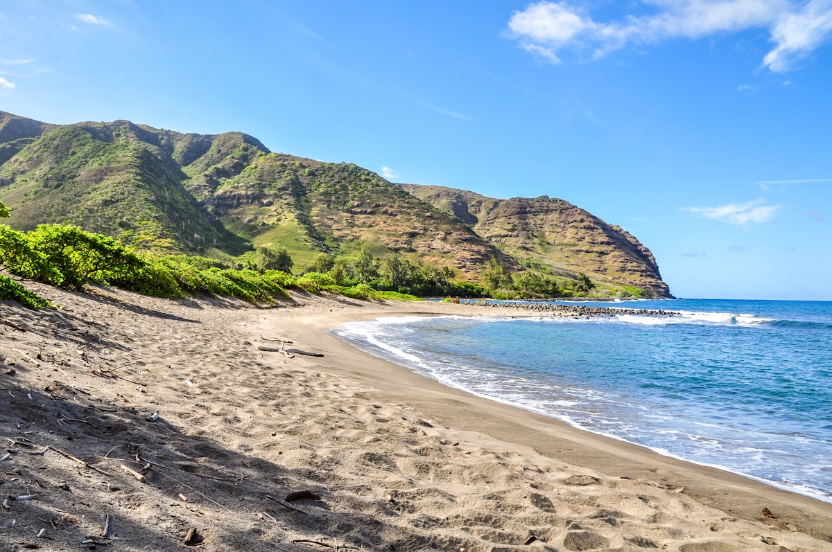  View of Halawa Beach Park and the Halawa Valley on the island of Moloka'i, Hawaii.