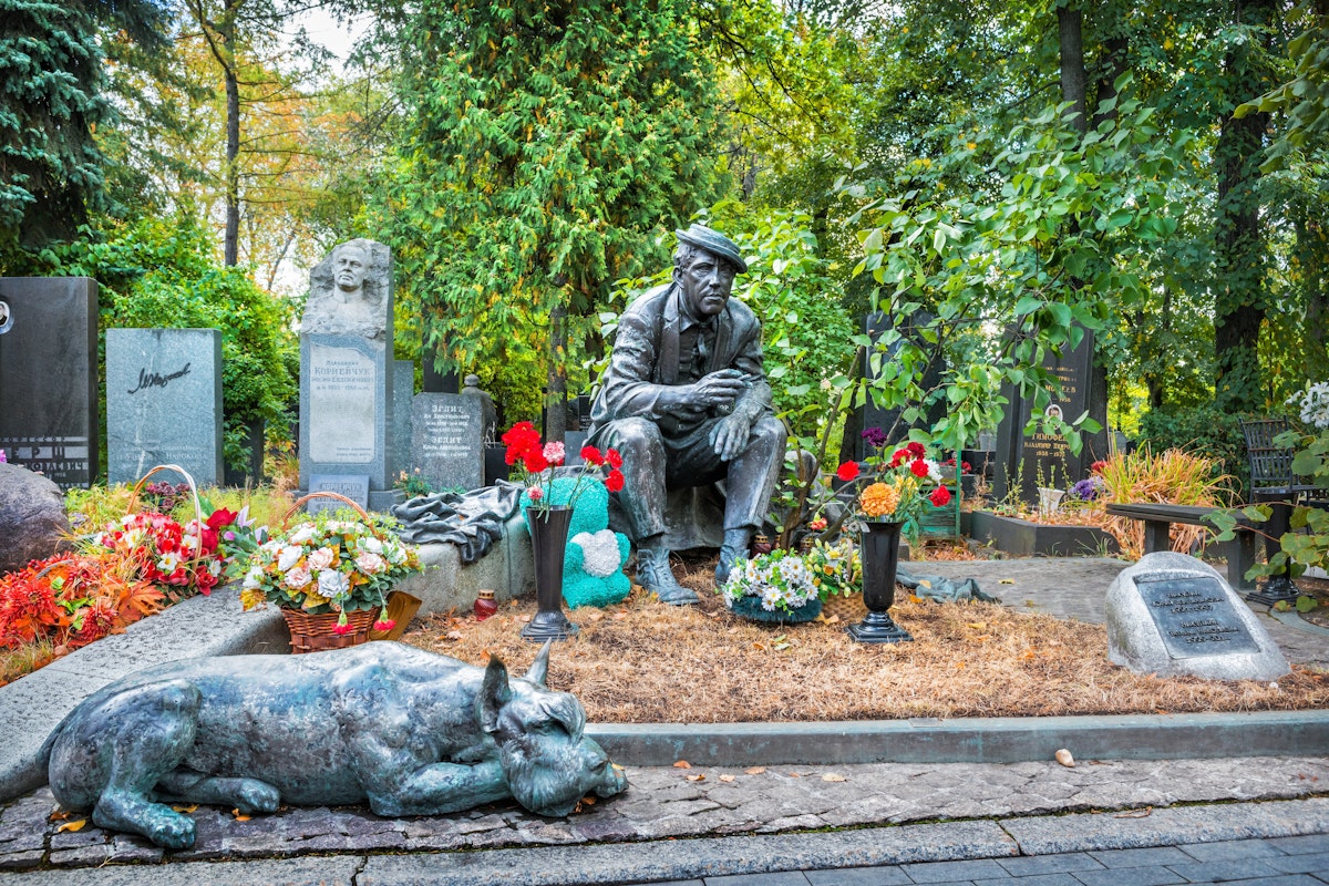 Grave of actor Yuri Vladimirovich Nikulin in Novodevichy Cemetery.