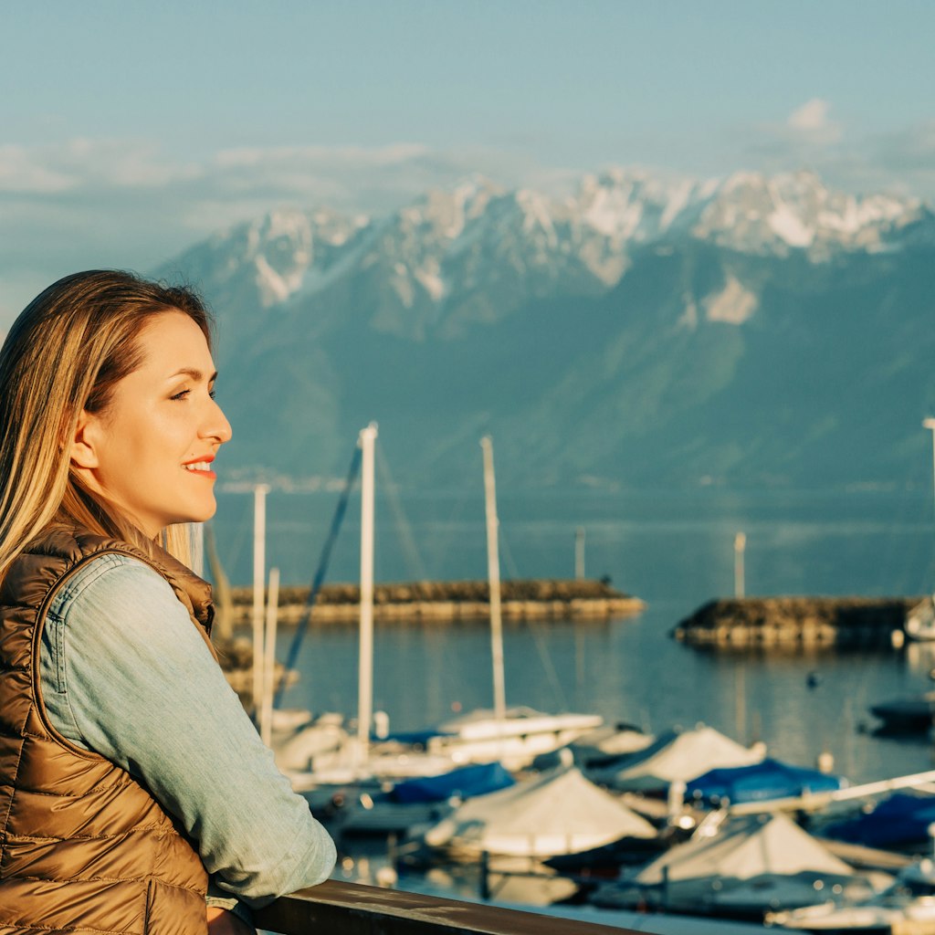 Outdoor fashion portrait of beautiful young woman posing by the lake in a small port
1160236491
lakeside, downjacket