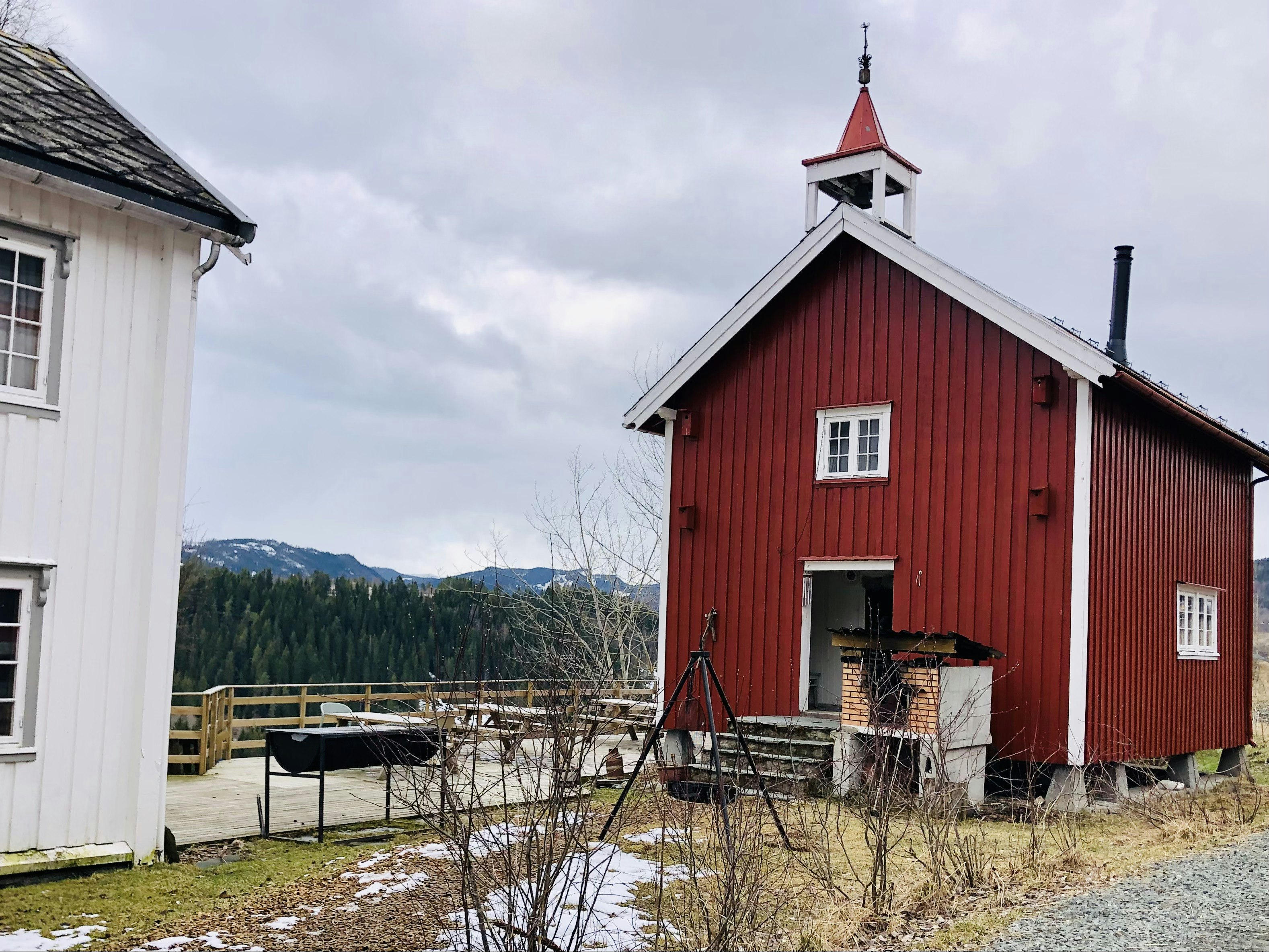 A red store house at Skølberg Søndre farm, Trøndelag, Norway