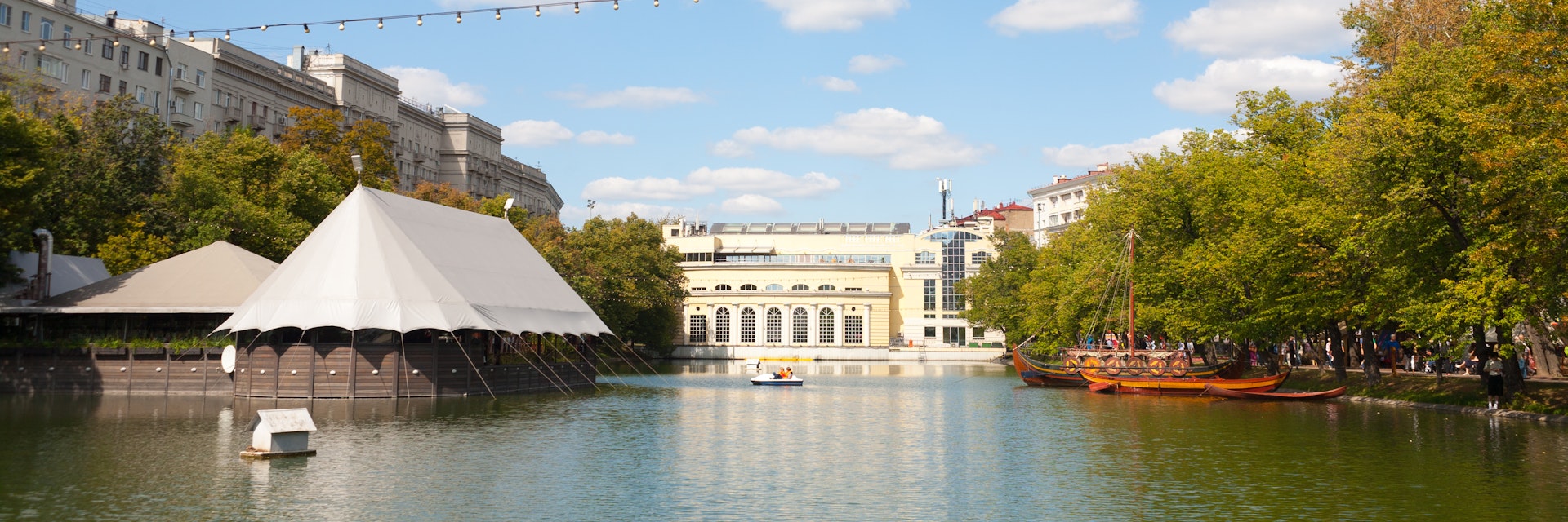 Chistye Prudy pond in Moscow.