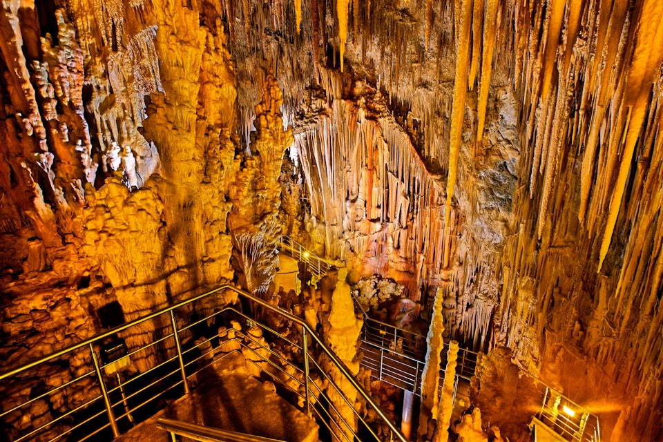 The Kastania cave.
