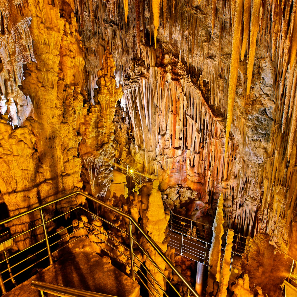 The Kastania cave.