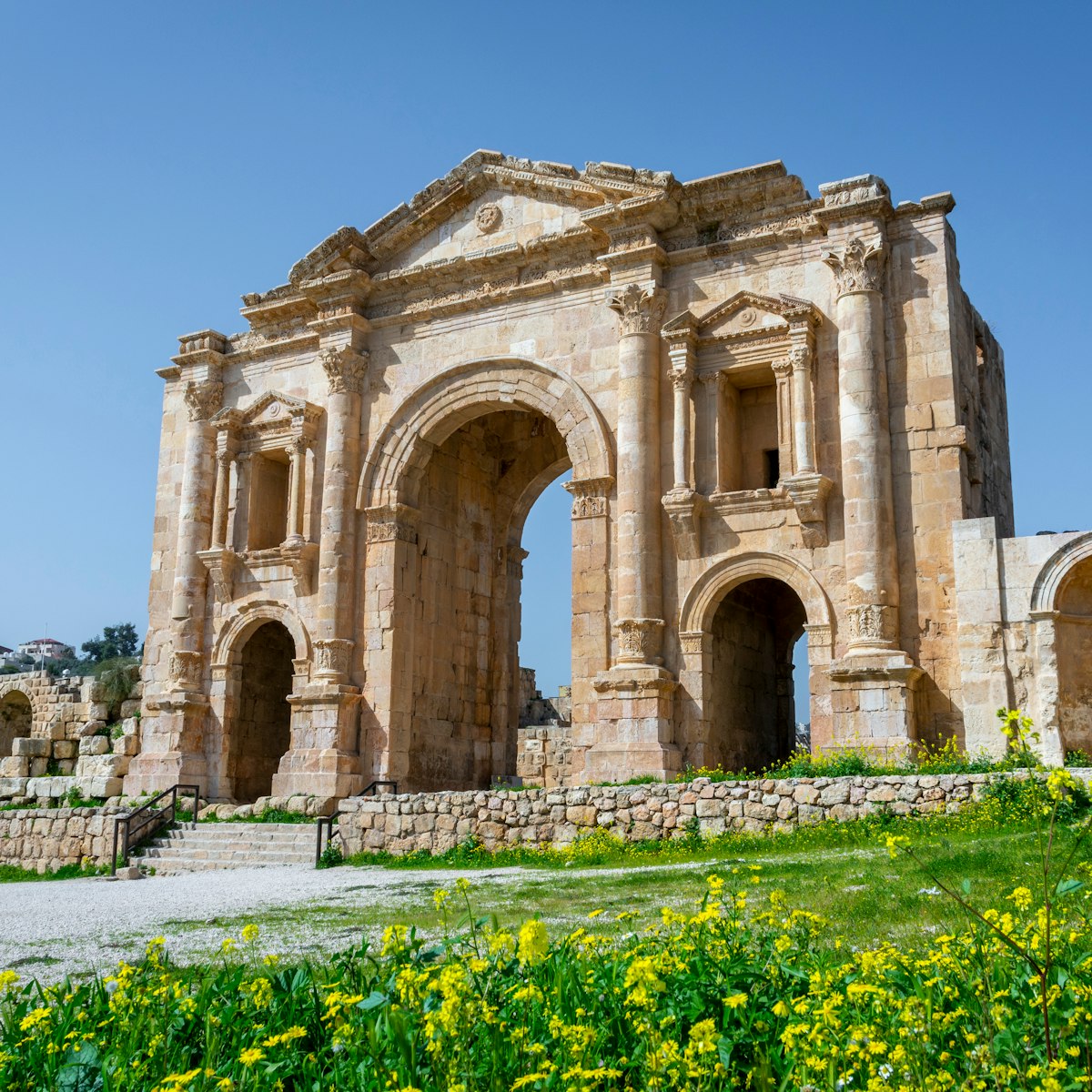Arch of Hadrian at the roman ruins of Jerash, Jordan.