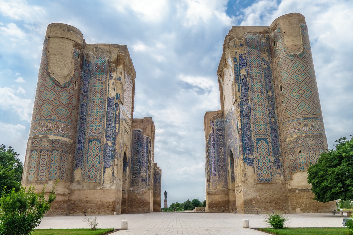 Gate of Ak Saray palace, built during time of Timur (Tamerlane), Shakhrisabz, Uzbekistan. 