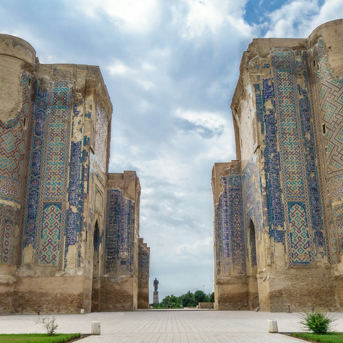 Gate of Ak Saray palace, built during time of Timur (Tamerlane), Shakhrisabz, Uzbekistan. 